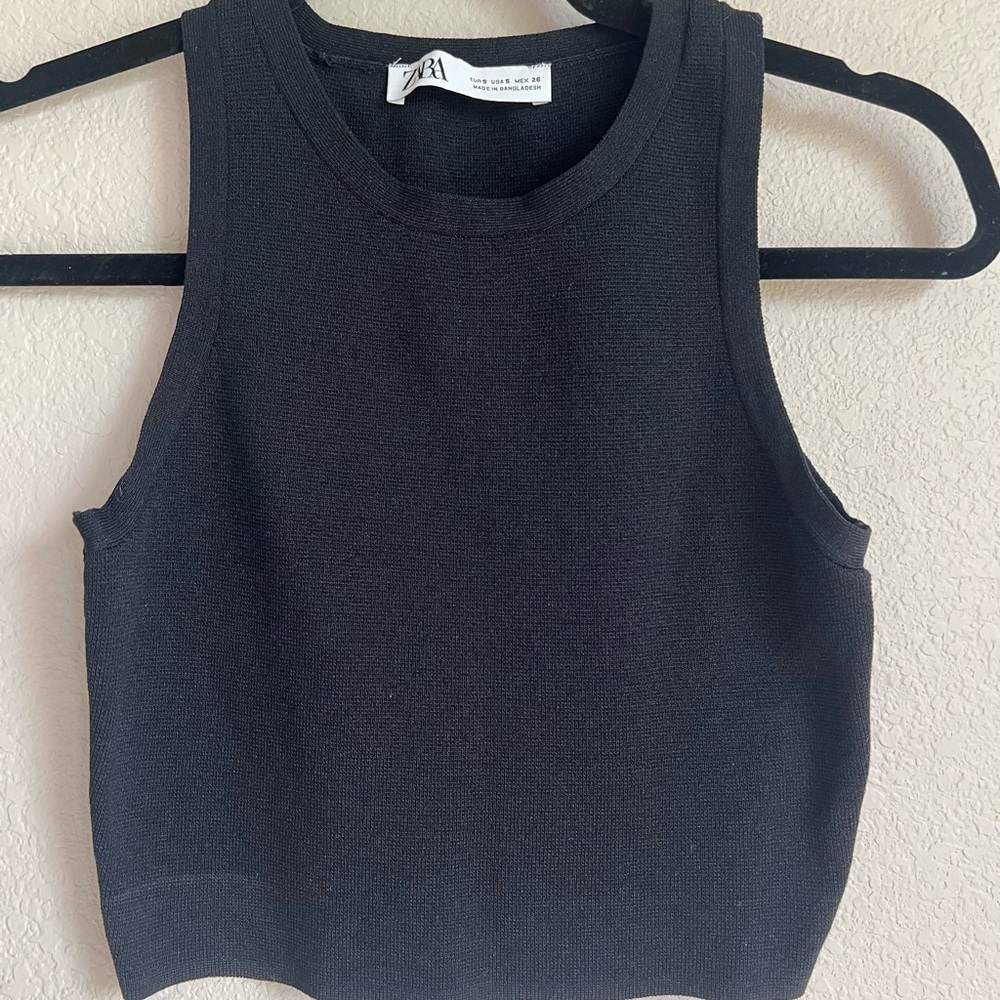 Zara Black Sleeveless Crop Knit Top